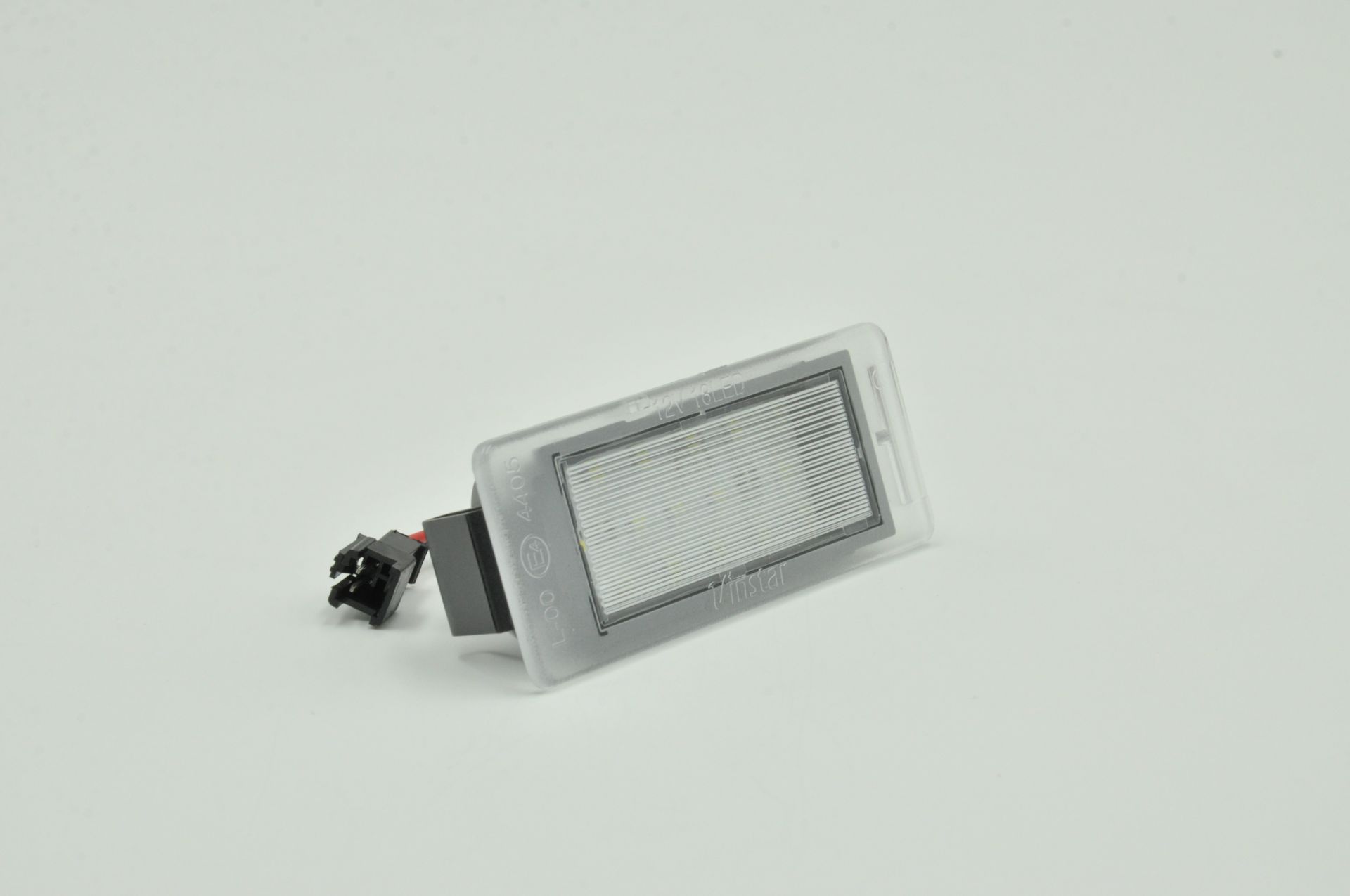 products/934/opel insignia svetlo tablice.jpg - LED SIJALICE ZA OSVETLJENJE TABLICE - OPEL 031908 - Xenon Svetla Beograd